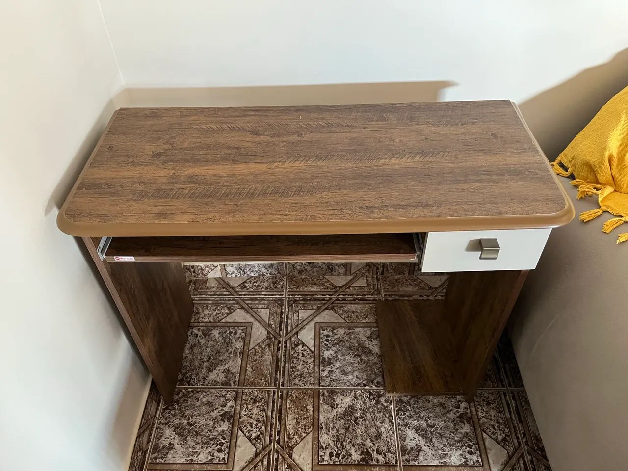 Mesa para computador/escritório - excelente estado - Foto 4
