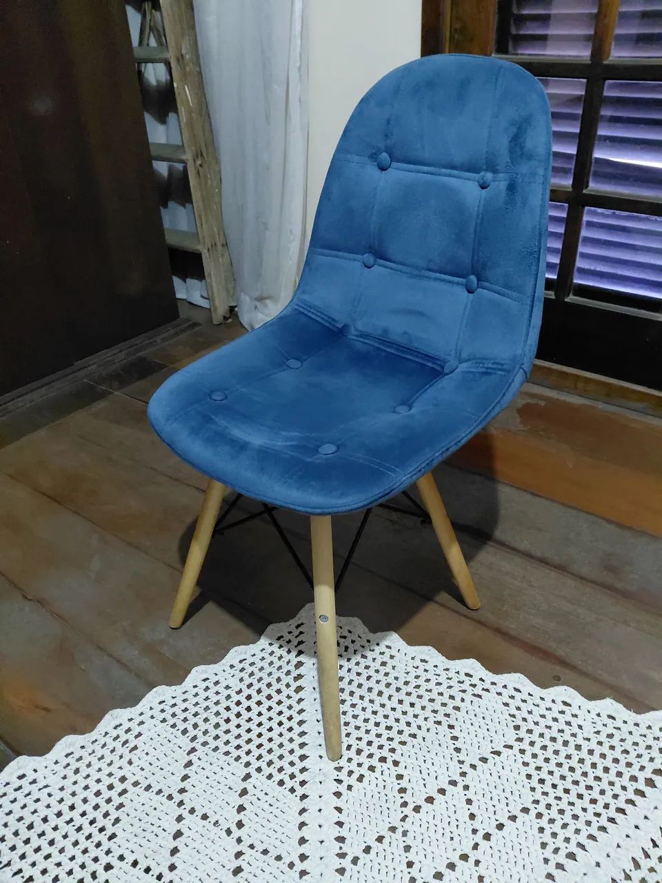 Cadeira Charles Eames Botonê Velvet Azul - Foto 5