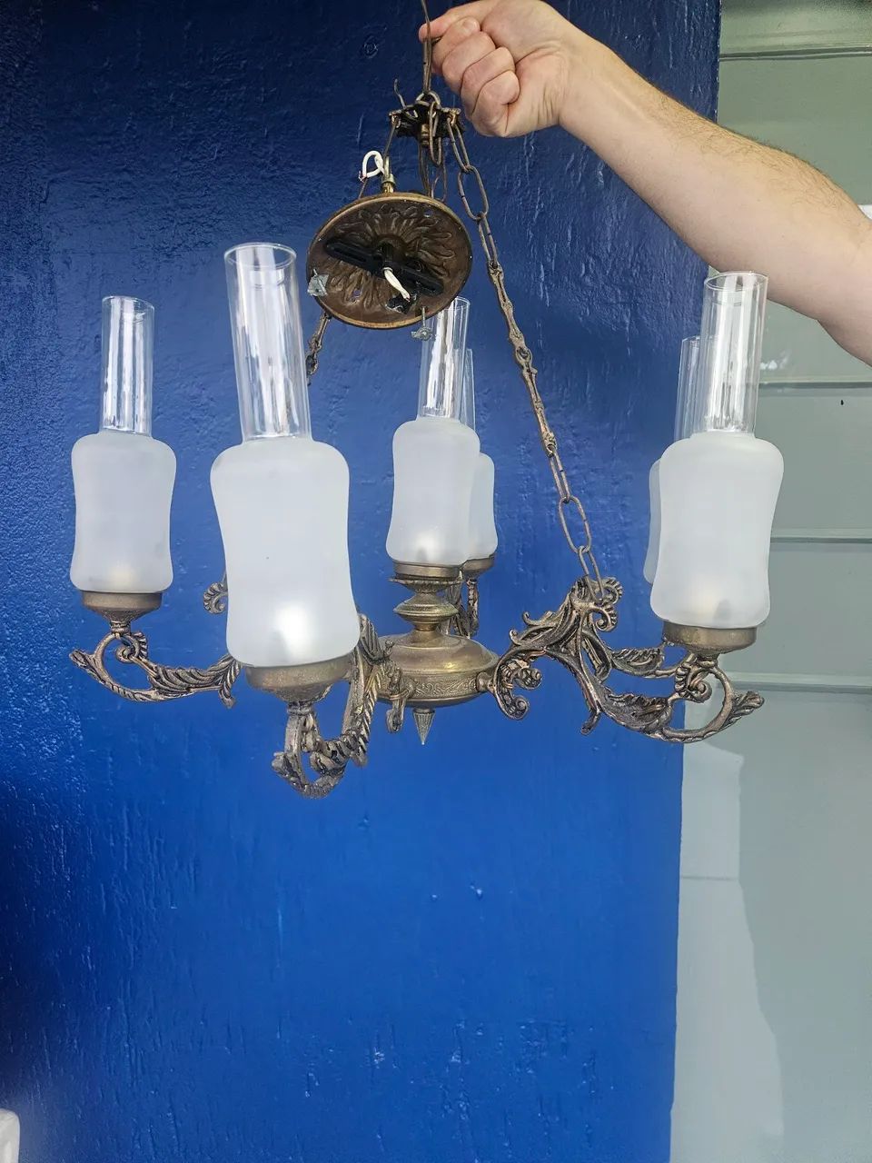 Lustre colonial 