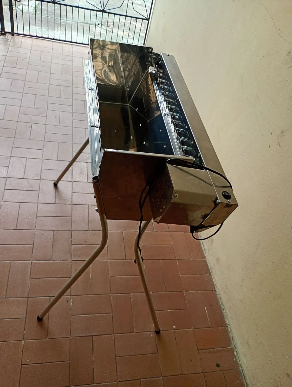 Churrasqueira giratória para espetinho  - Foto 4