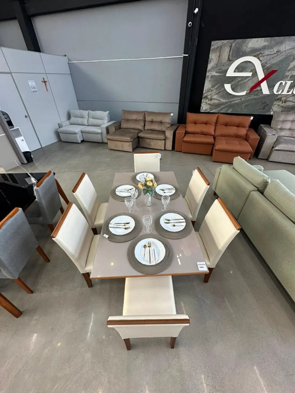 MESA DE JANTAR COM 50% DE DESCONTO - Foto 3