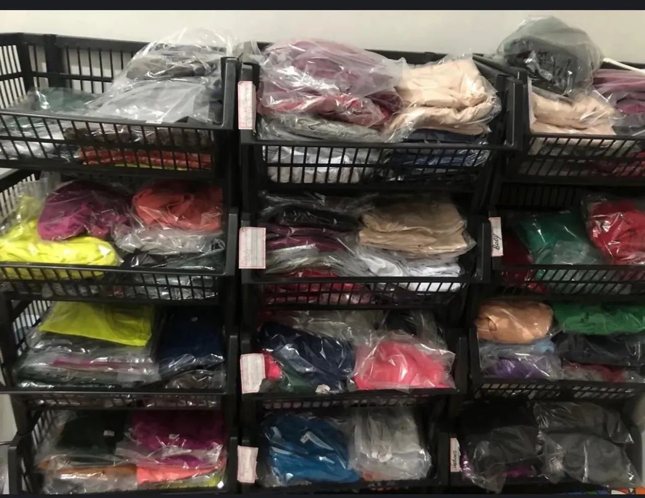 Lote de Roupas - Foto 2