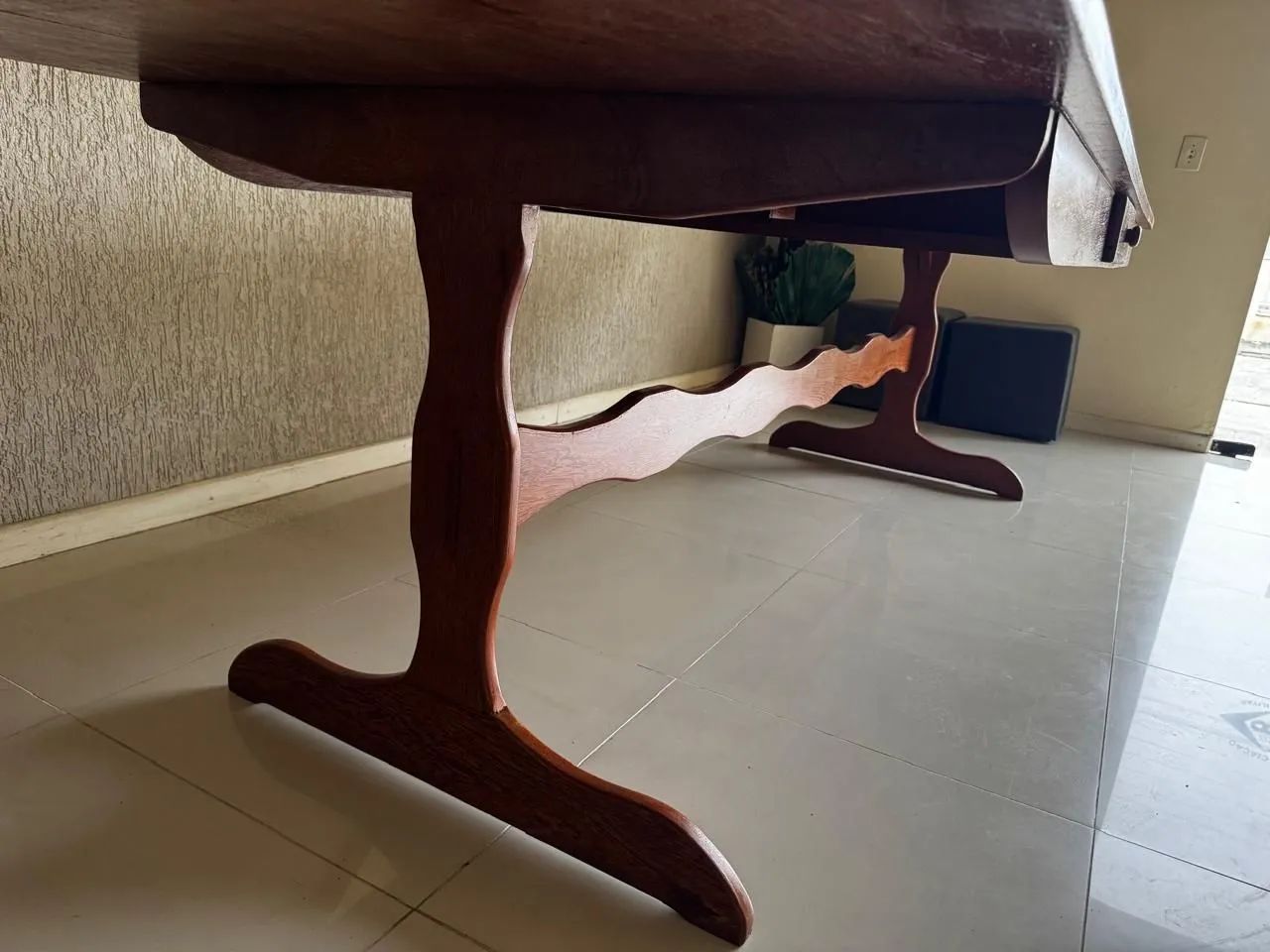 Mesa de jantar 2,90m de Cerejeira maciça  - Foto 2