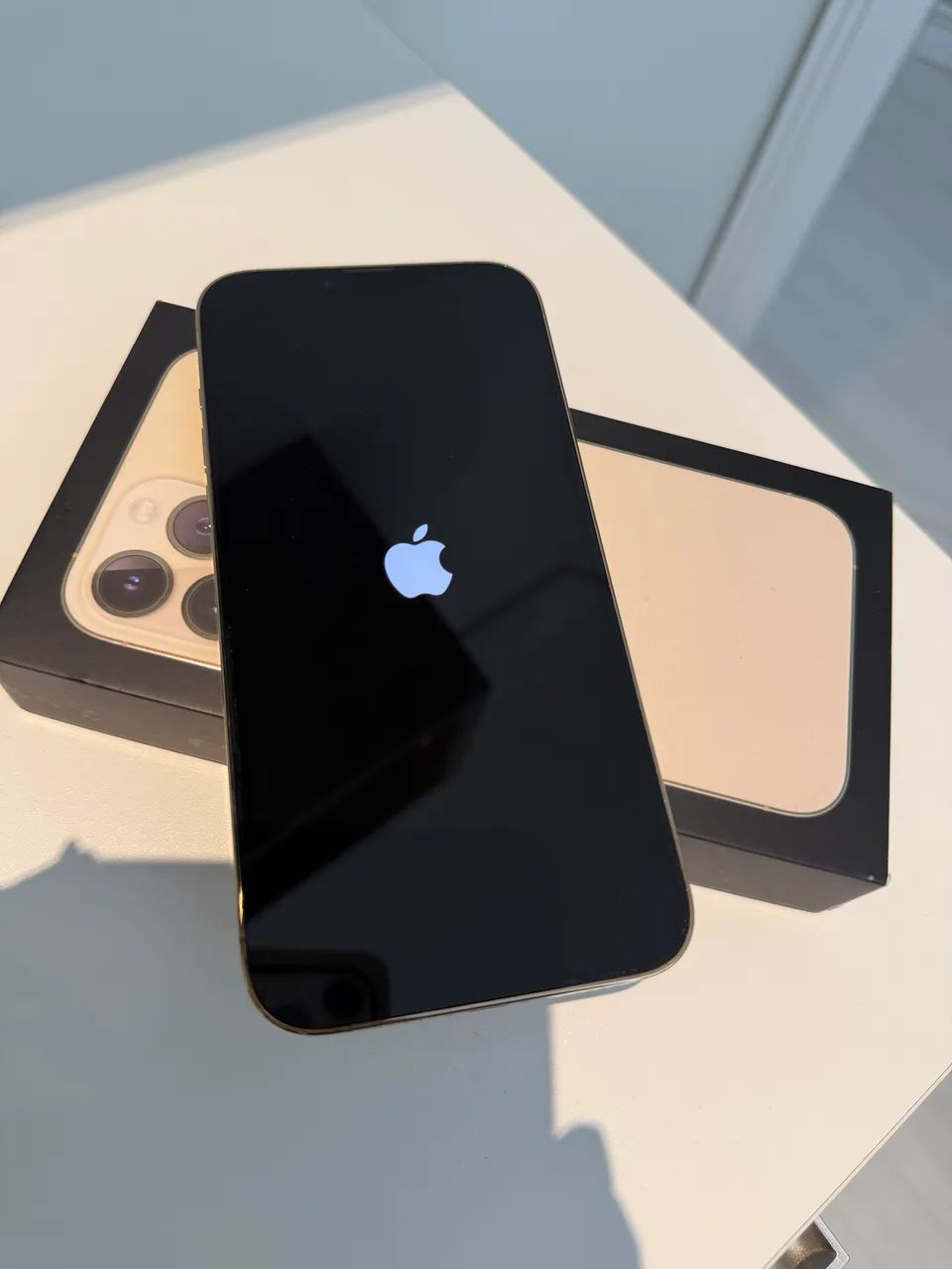 Iphone 13 pro max 1 TB - lateral Dourado - Foto 3
