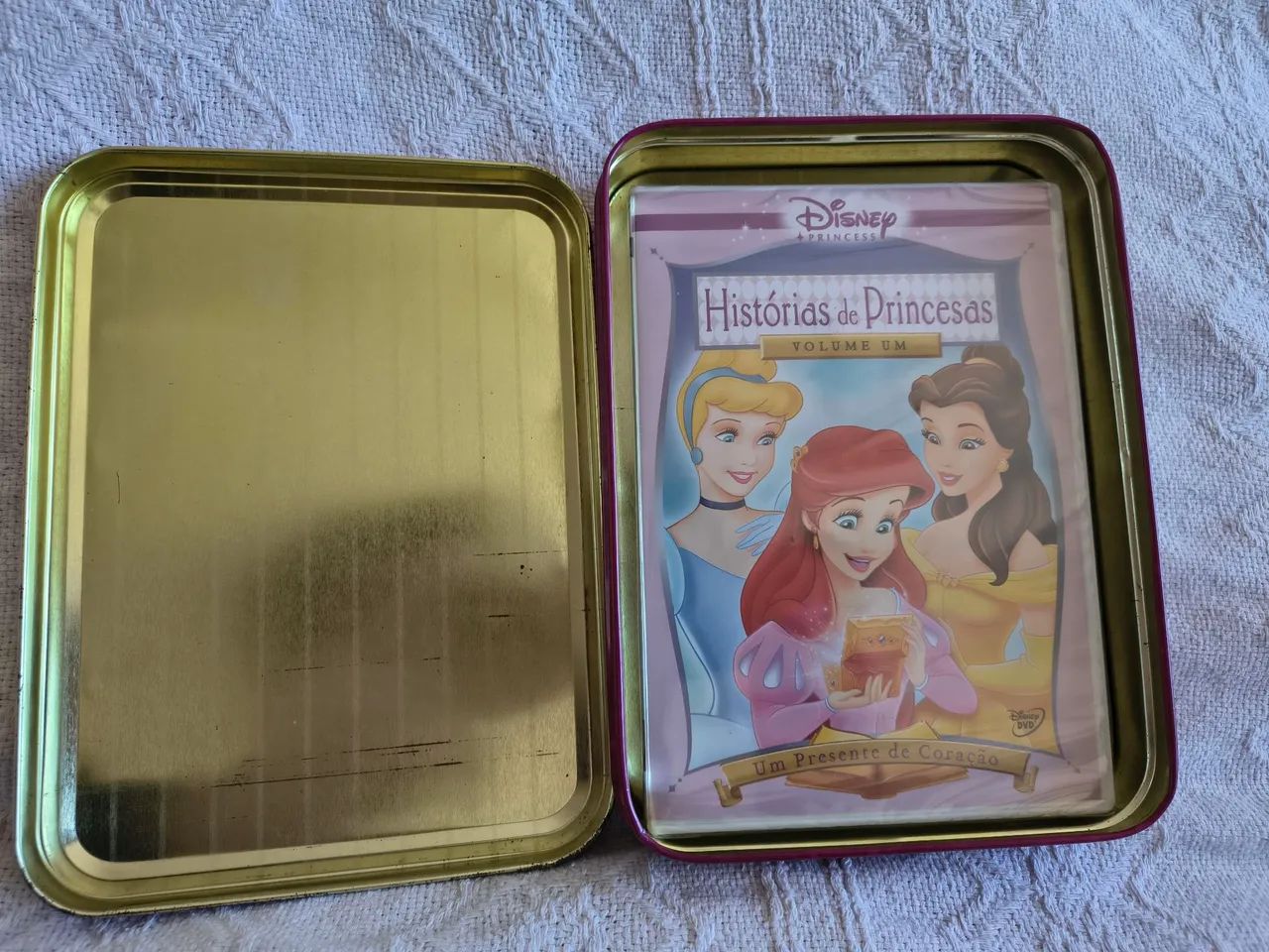 Histórias de Princesa DVD Lacrado com Lata Especial - Foto 3