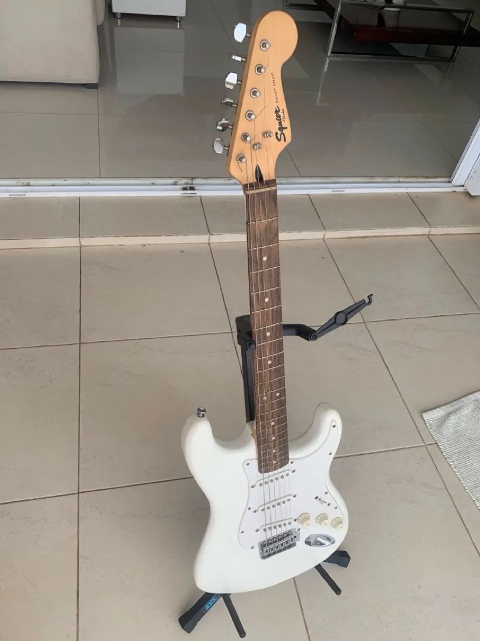 Guitarra Squier Bullet - Foto 5