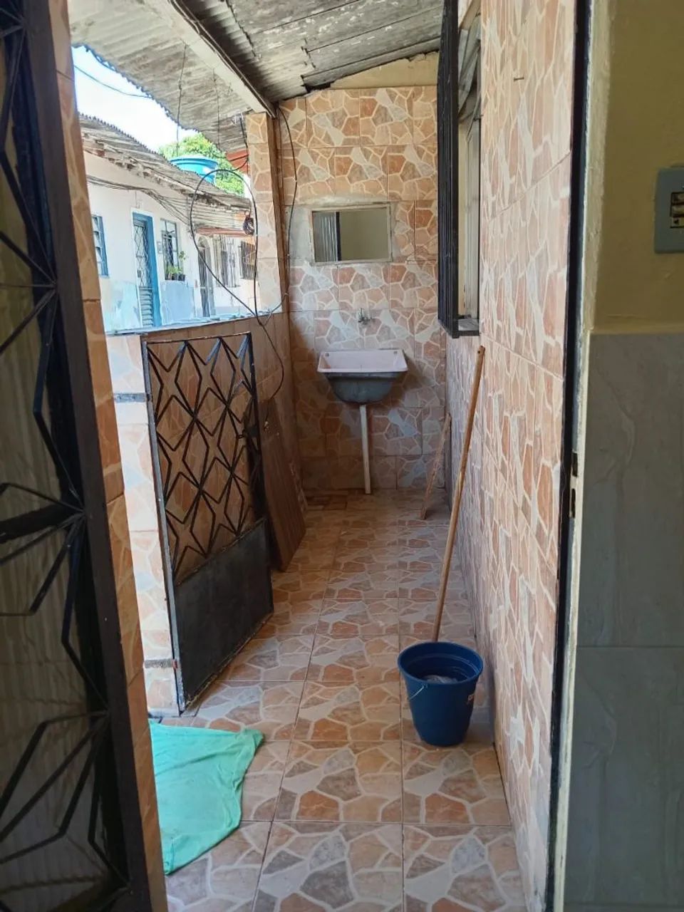 Alugo uma casa c 1 quarto em cascadura  - Foto 5