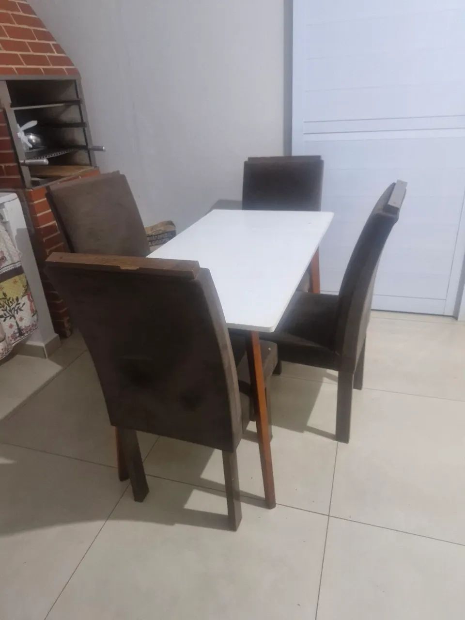 Mesa com 4 cadeiras  - Foto 3