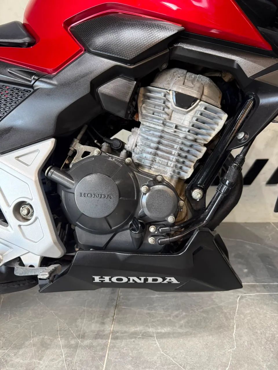 CB300F CBS 2025 - Foto 4