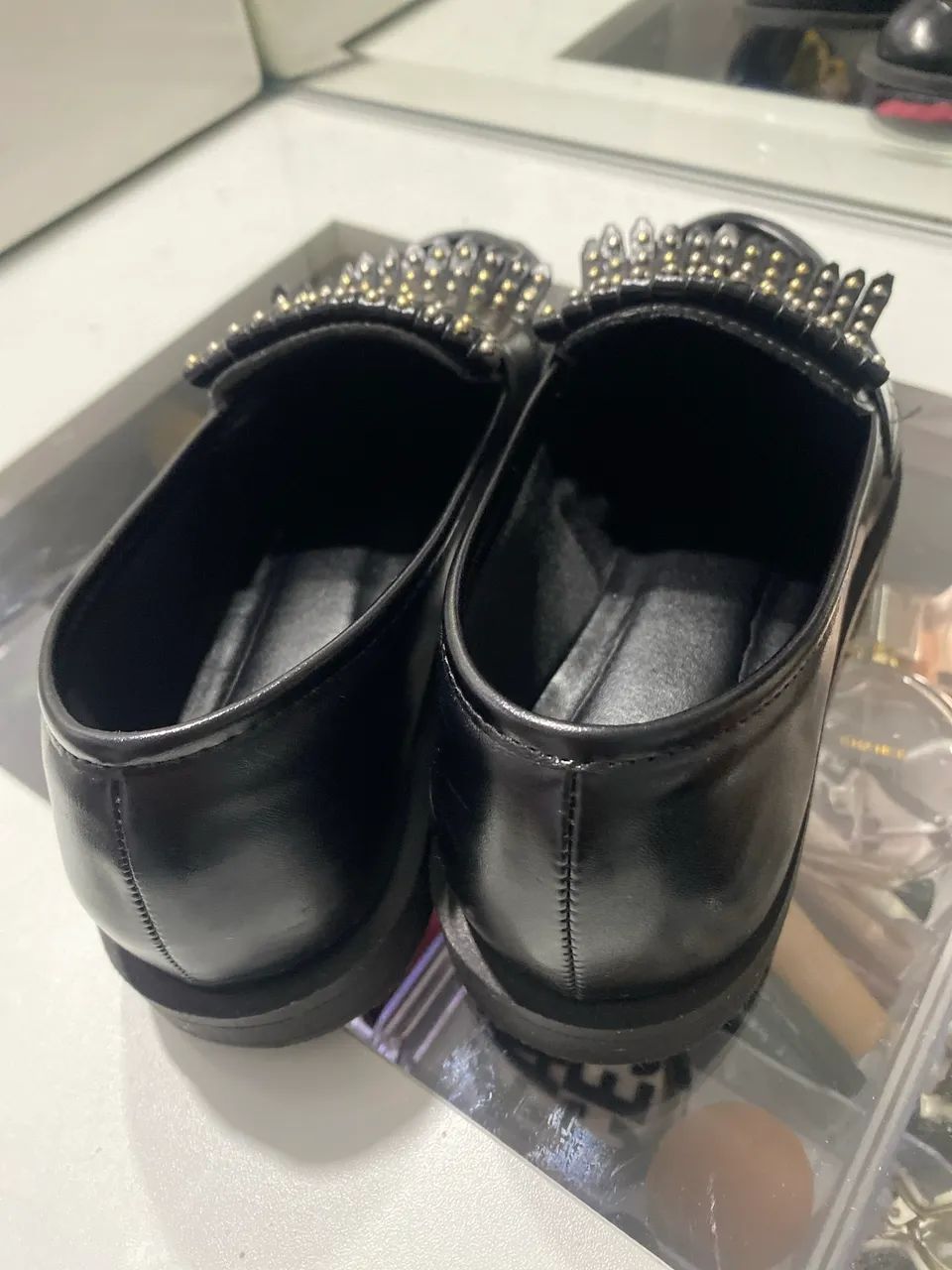 SAPATO MOCASSIM COM APLICAÇÕES DE BRILHINHOS - Foto 4