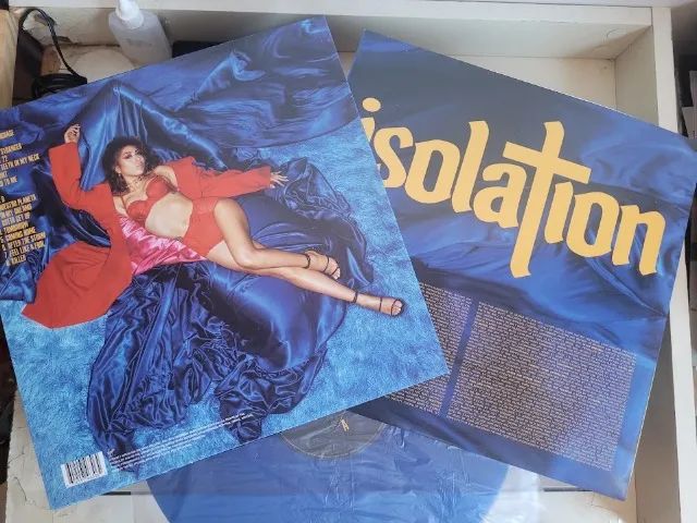 Vinil Kali Uchis - Isolation | Blue Transparent 2018 - Foto 3
