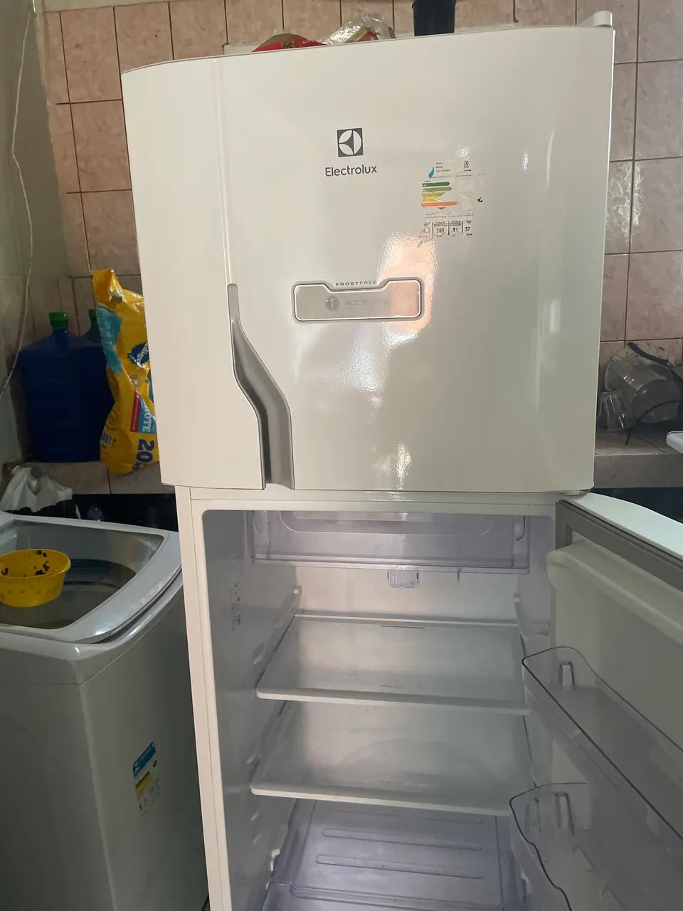 Vendo Geladeira Eletrolux - Foto 2