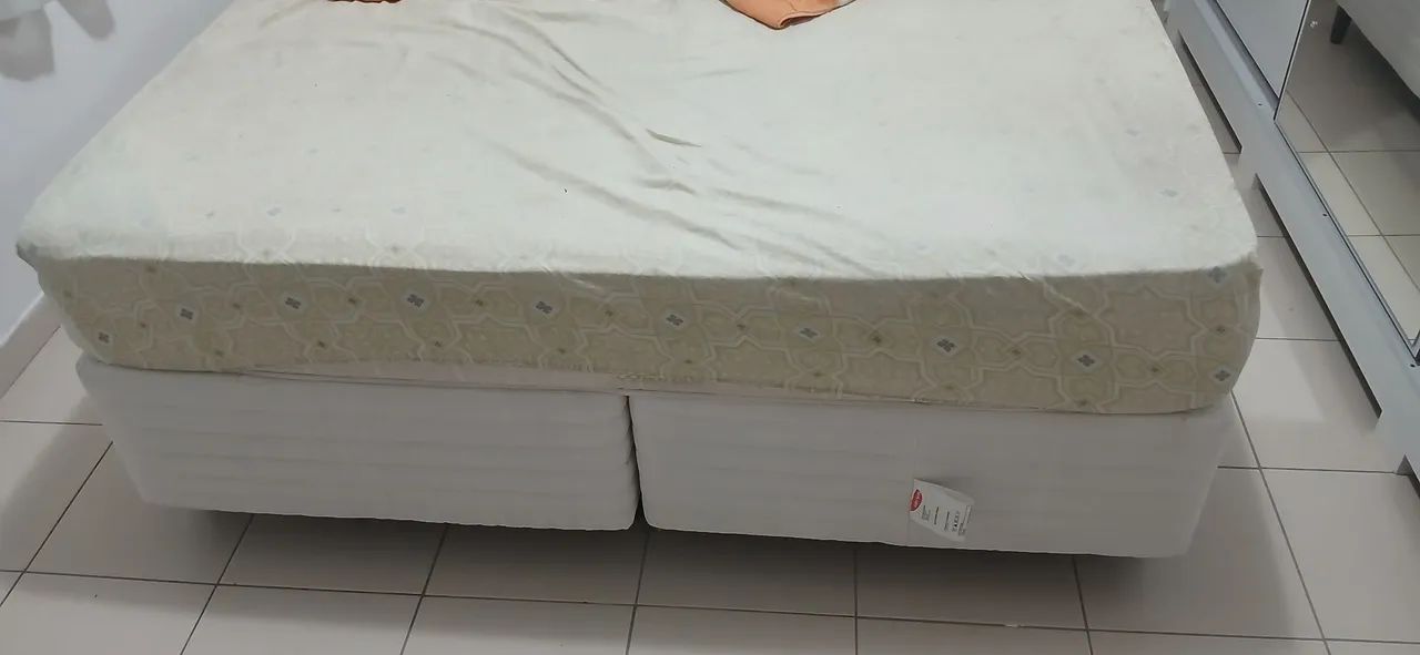 Doação Cama Box Usada Queen Herbal com Base 