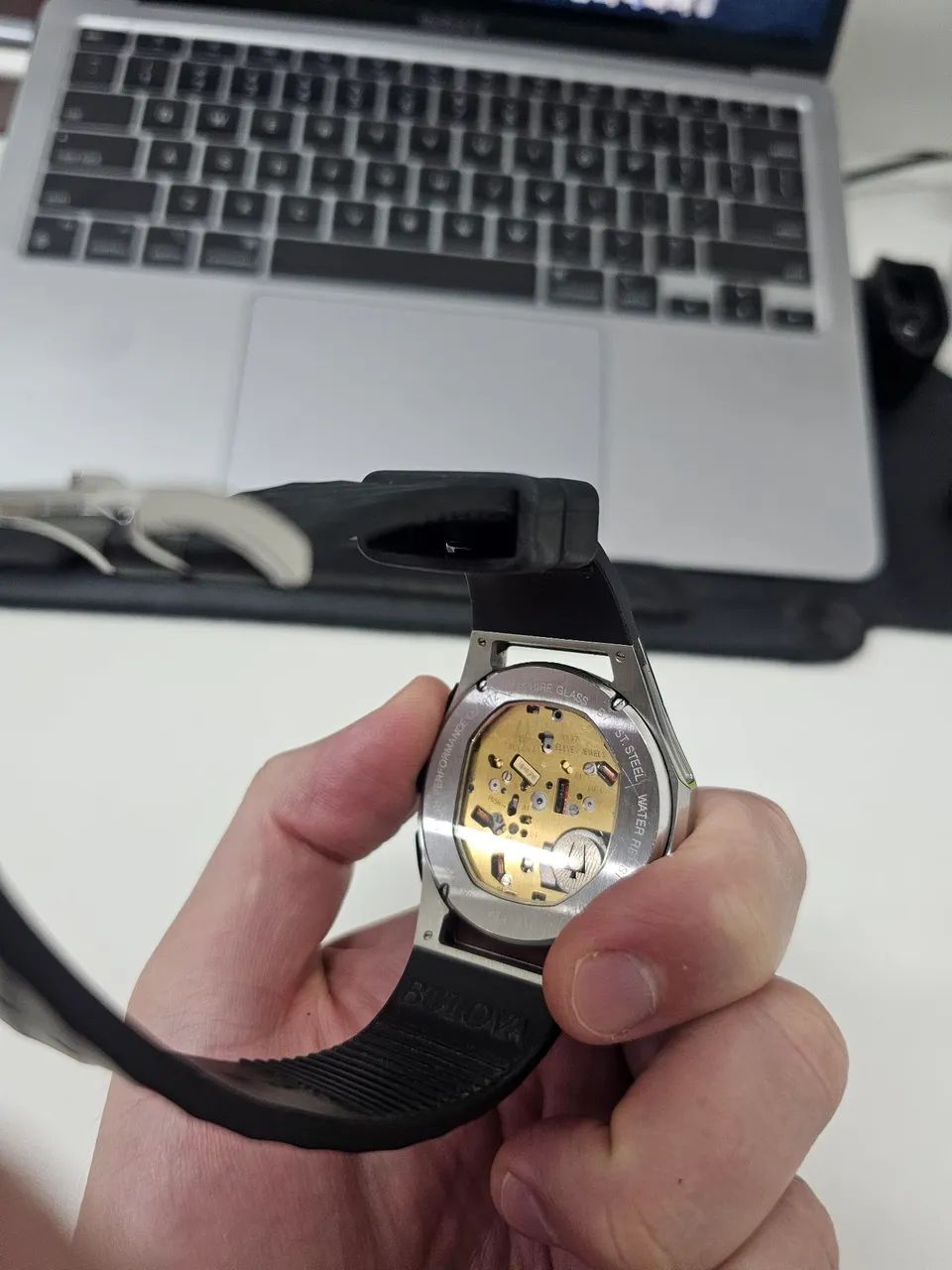 Relógio Bulova Curv - Foto 2