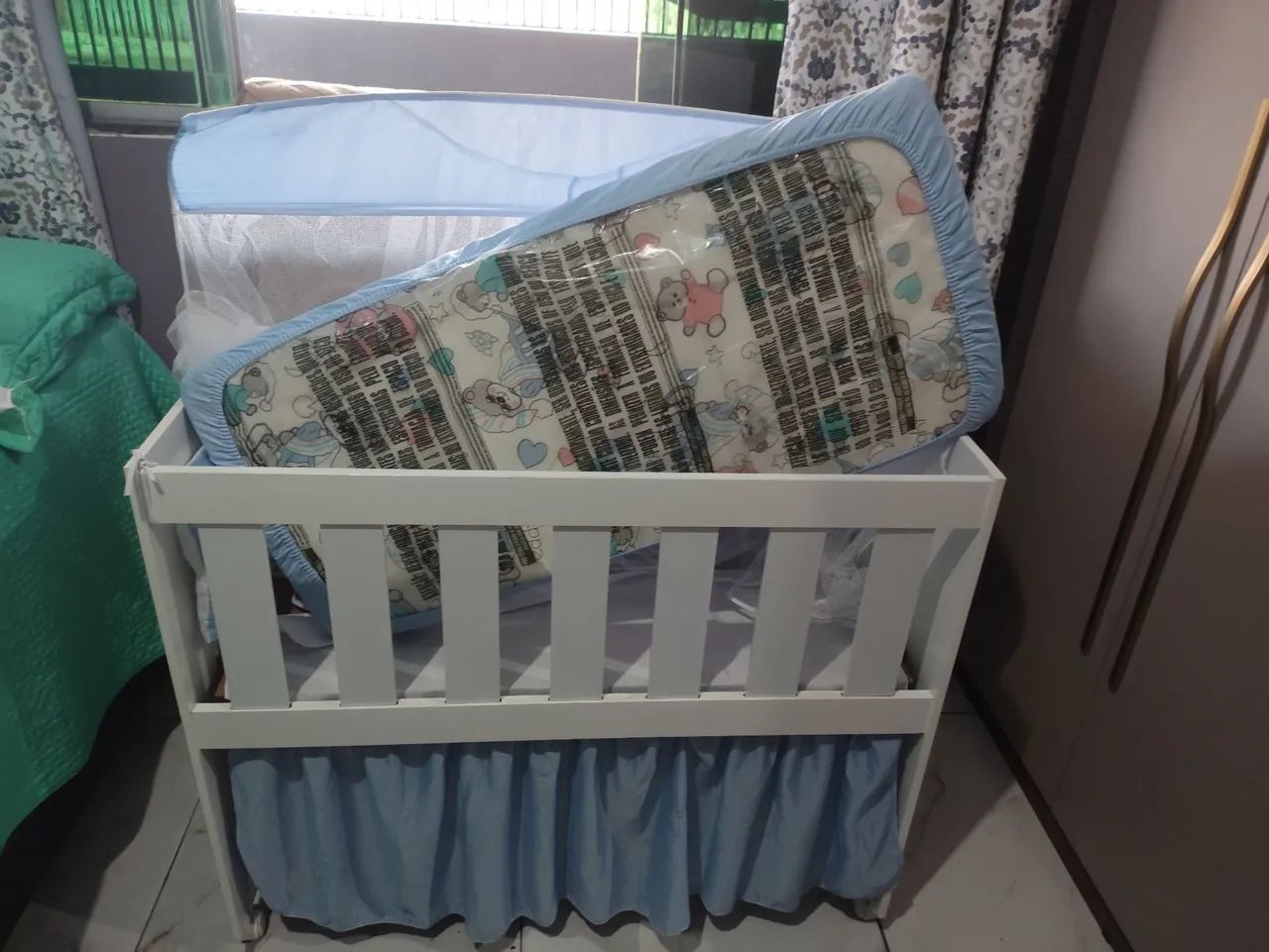 Vendo mini berço, com o kit includo