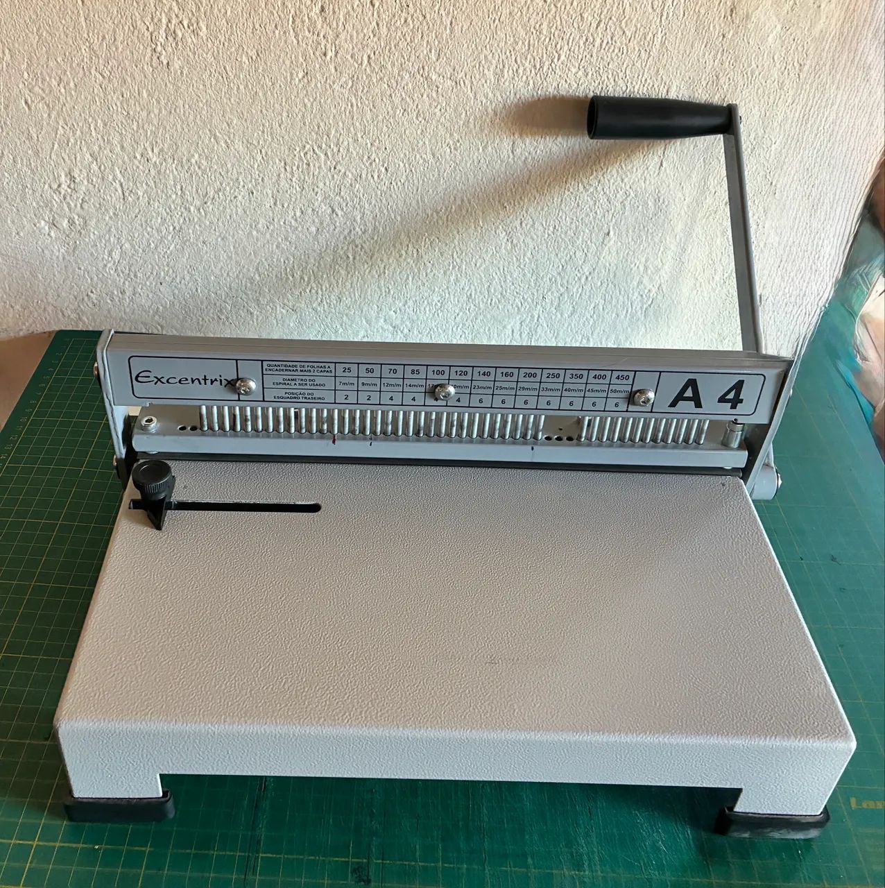 Excentrix A4 Binding Machine424794600737361920