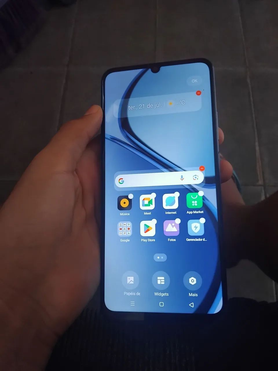 Vende-se celular novo 
