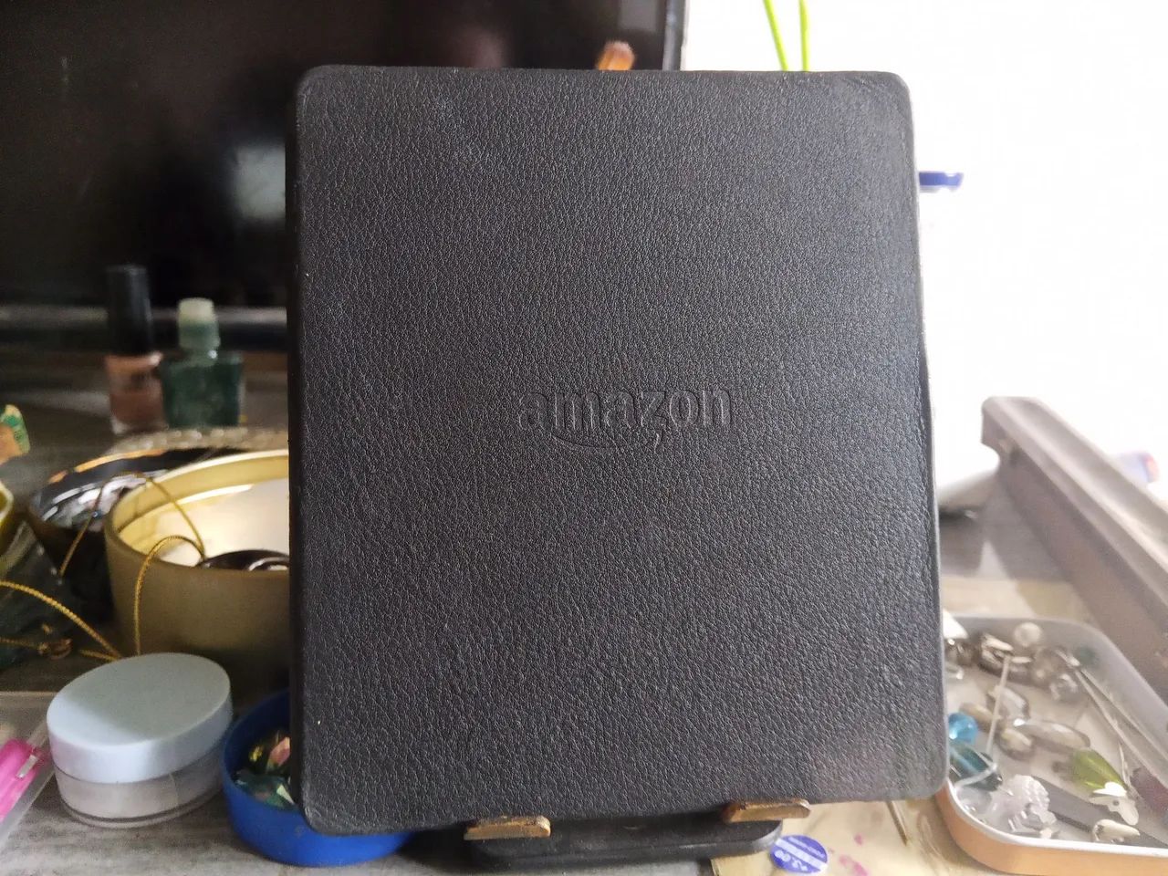 Kindle Oasis 8a geração com capa carregadora