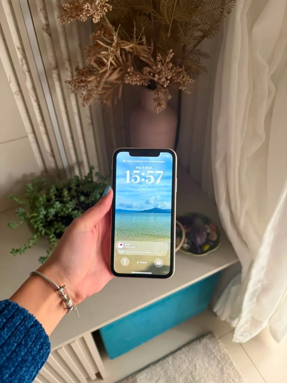 Iphone 11 (128gb) - branco em otimo estado - Foto 2