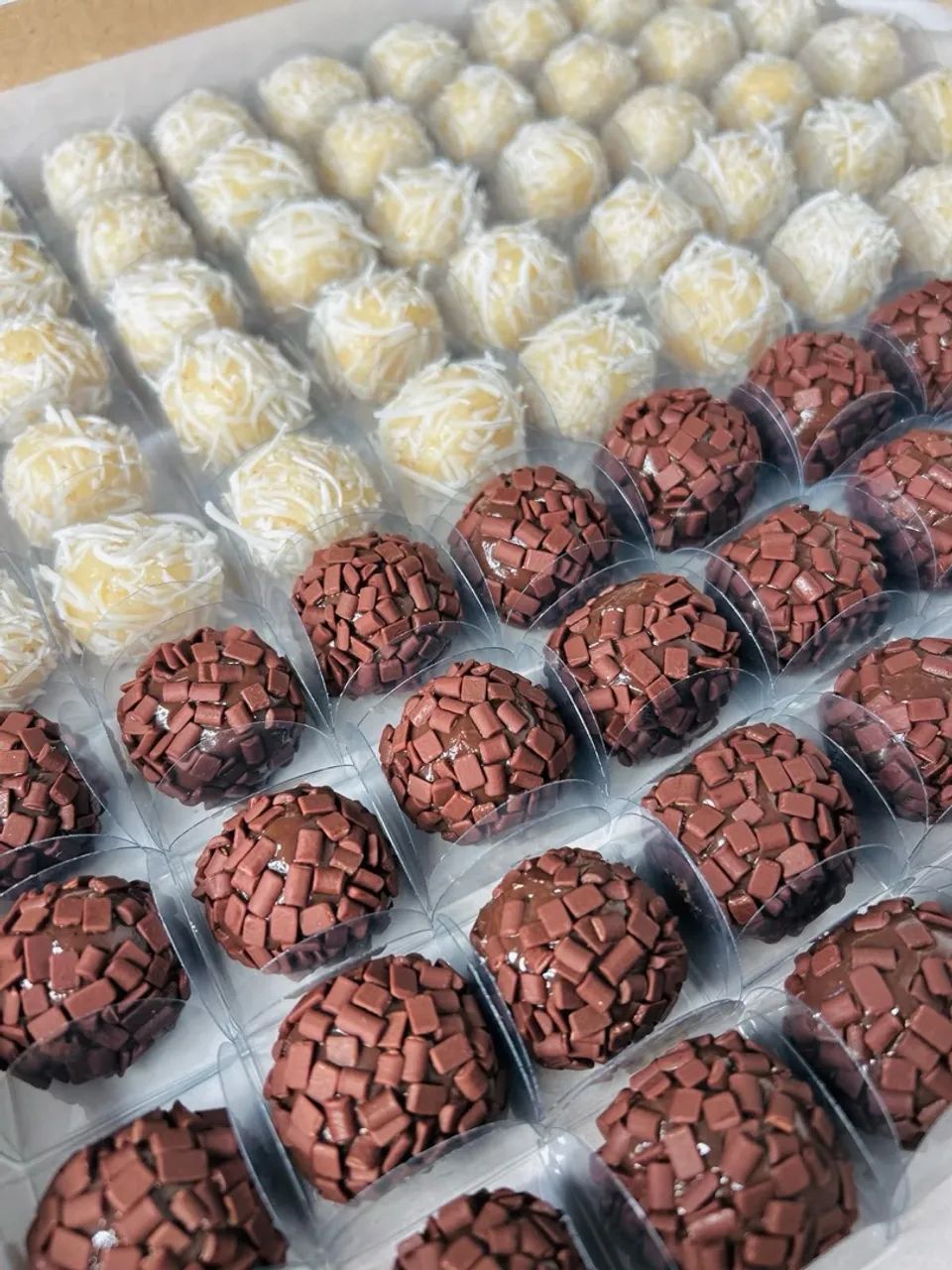 CENTO DE BRIGADEIROS 