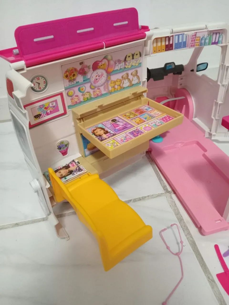 Ambulância da Barbie - Foto 2