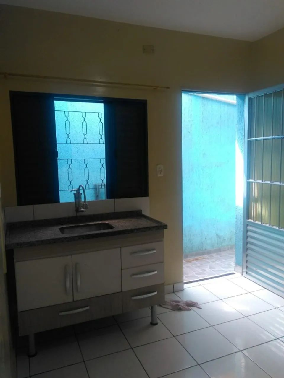 Casa 3 cômodos, "Quarto, sala, Cozinha e banheiro", com lavanderia compartilhada.  - Foto 5