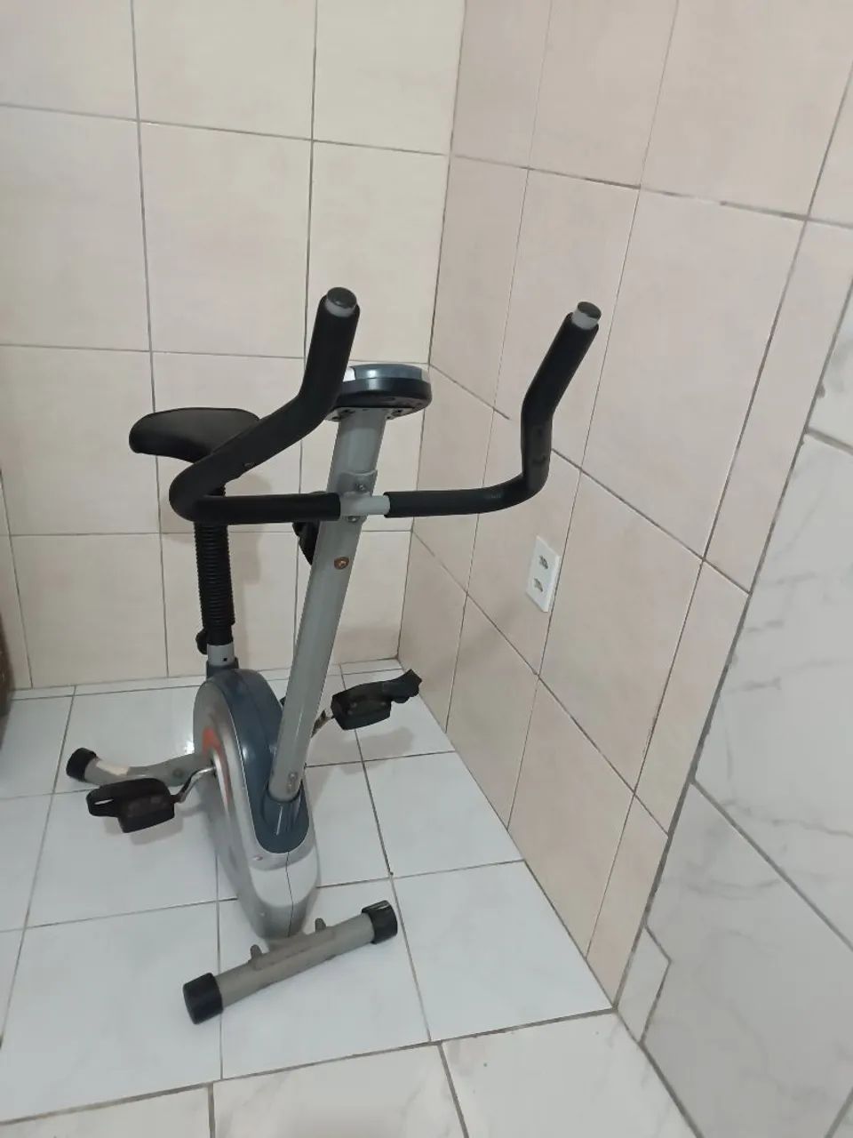 BICICLETA ERGOMÉTRICA  - Foto 2