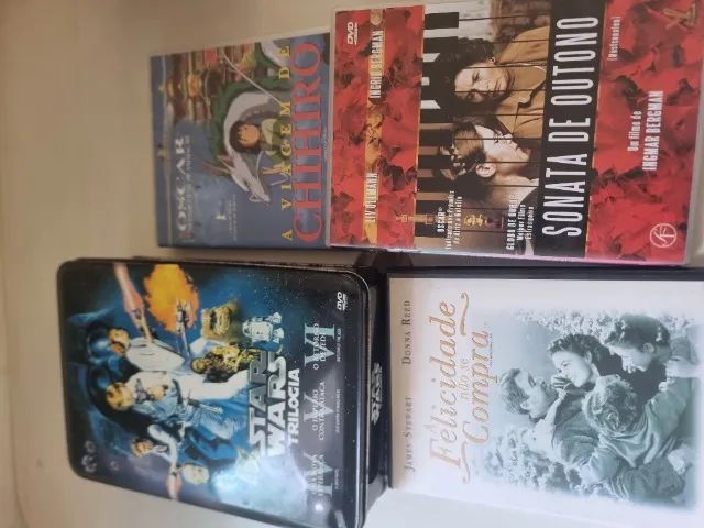 Kit 3 DVDs e 1 Box com 3 Dvs de Stars Wars