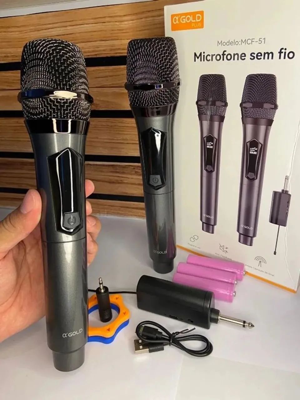 Microfone Sem Fio Duplo ?Gold Plus MCF-51 Recarregável Plug P10 Karaokê Eventos