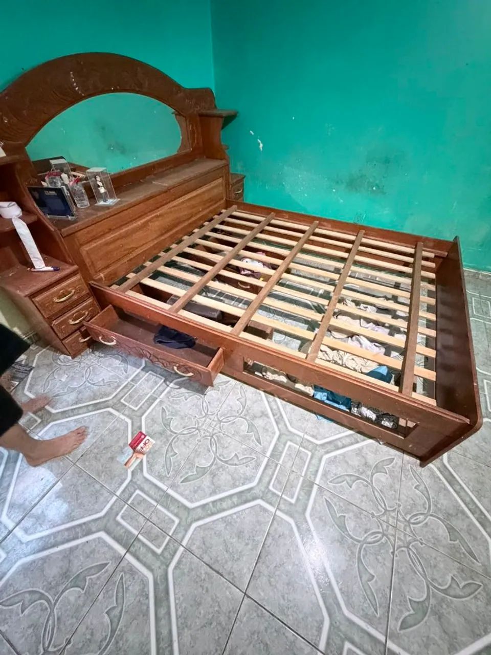 Vendo cama Queen madeira original  - Foto 3