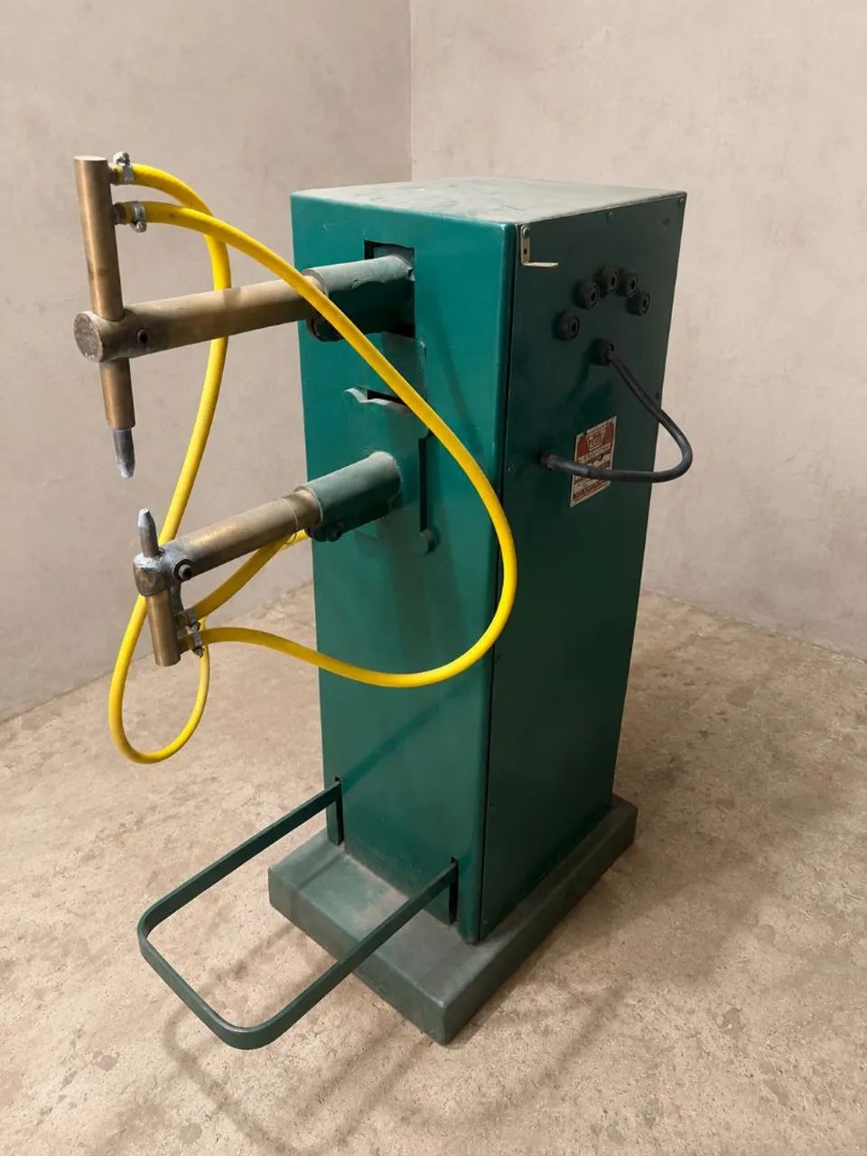 Máquina de solda ponto 15KVA REFRIGERADA 