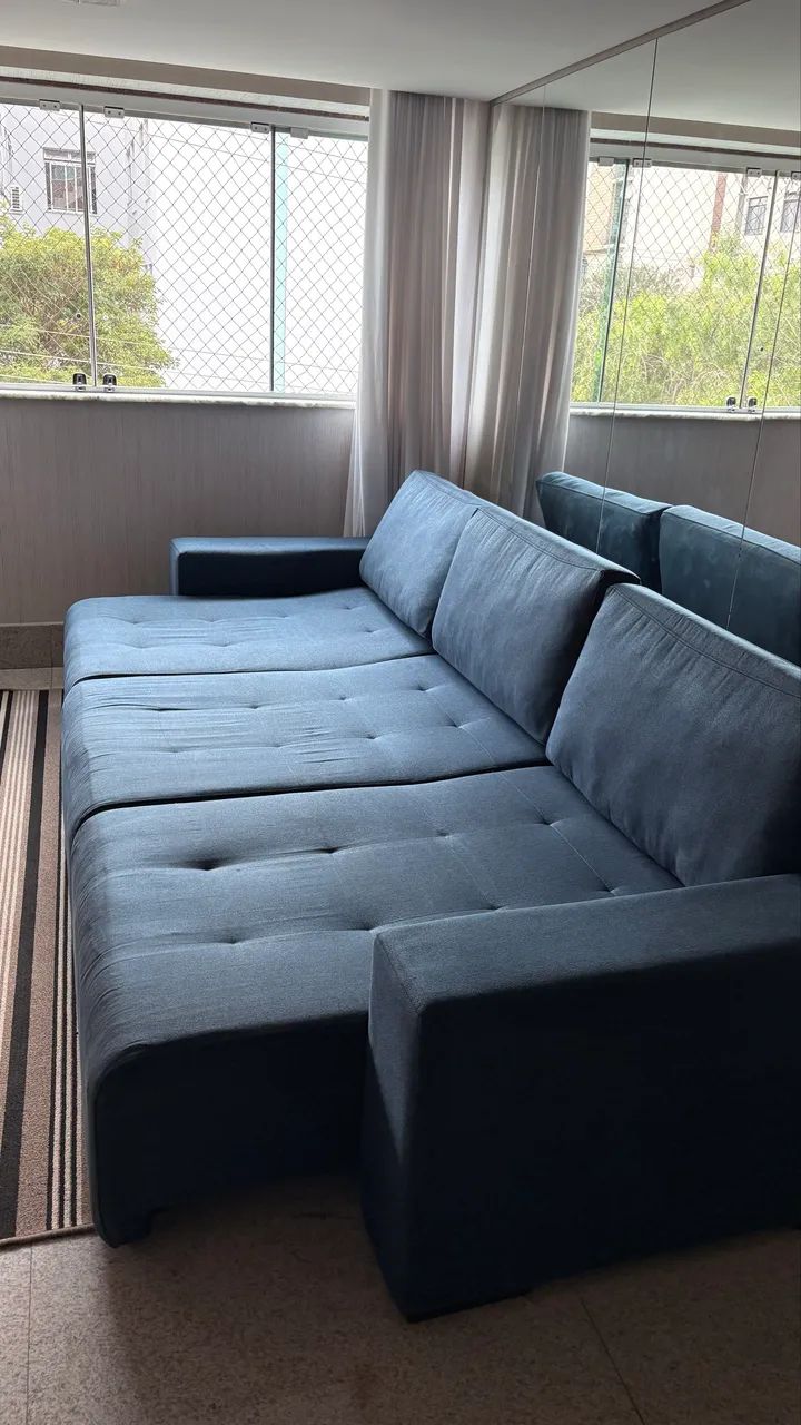 Sofá Cama retrátil de linho azul marinho mais 2 puffs de mesma cor e tecido de brinde - Foto 4