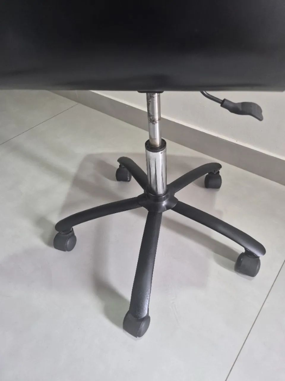 VENDO CADEIRA DE ESCRITÓRIO  - Foto 5