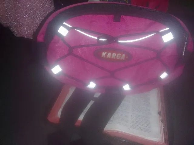 Vende-se Mochila Rosa com Glitter.  - Foto 5