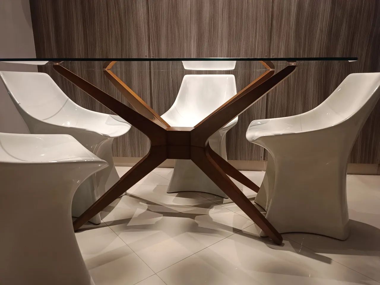 Elegante mesa de jantar com 4 cadeiras  - Foto 4