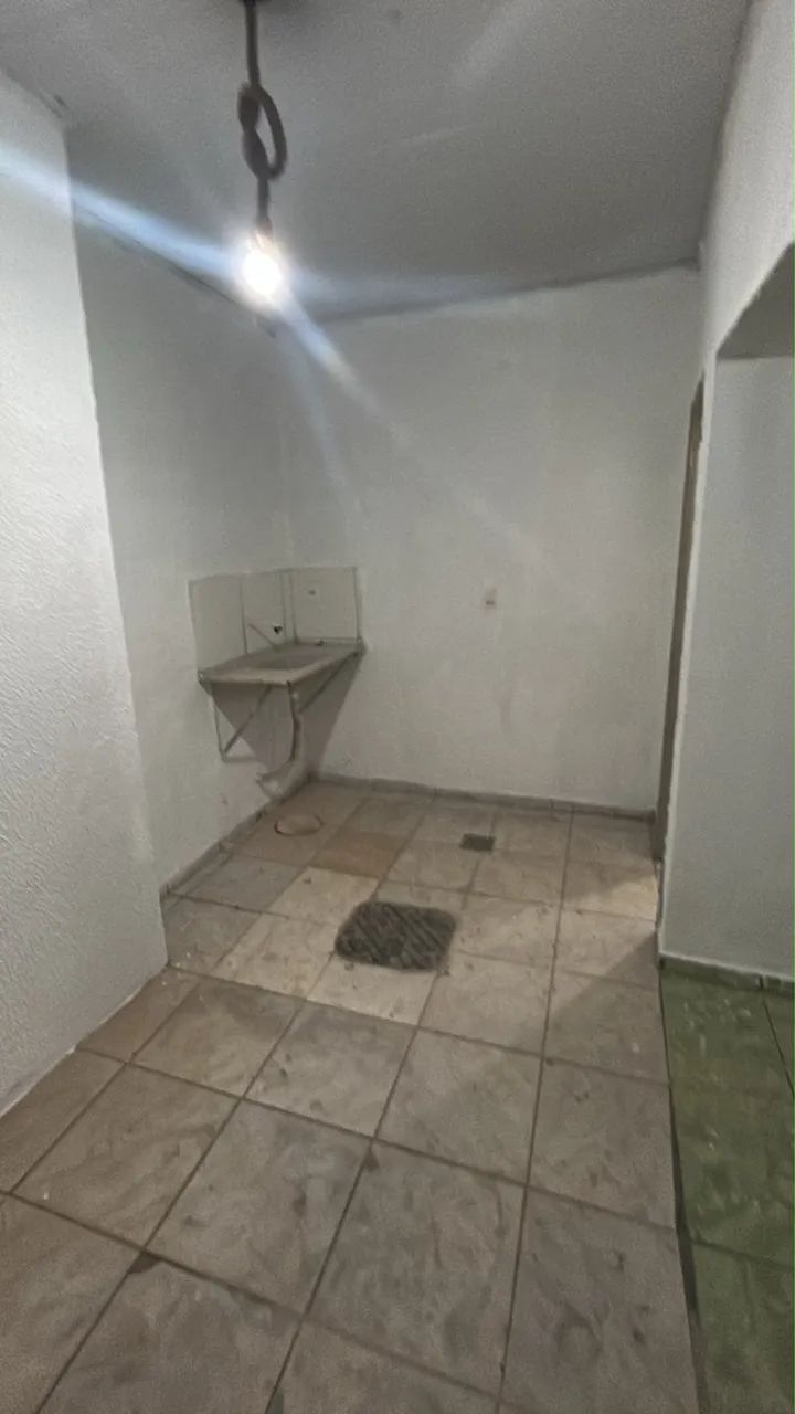 KITNET PARA ALUGAR - R$ 900 | QUARTO, SALA, COZINHA E BANHEIRO