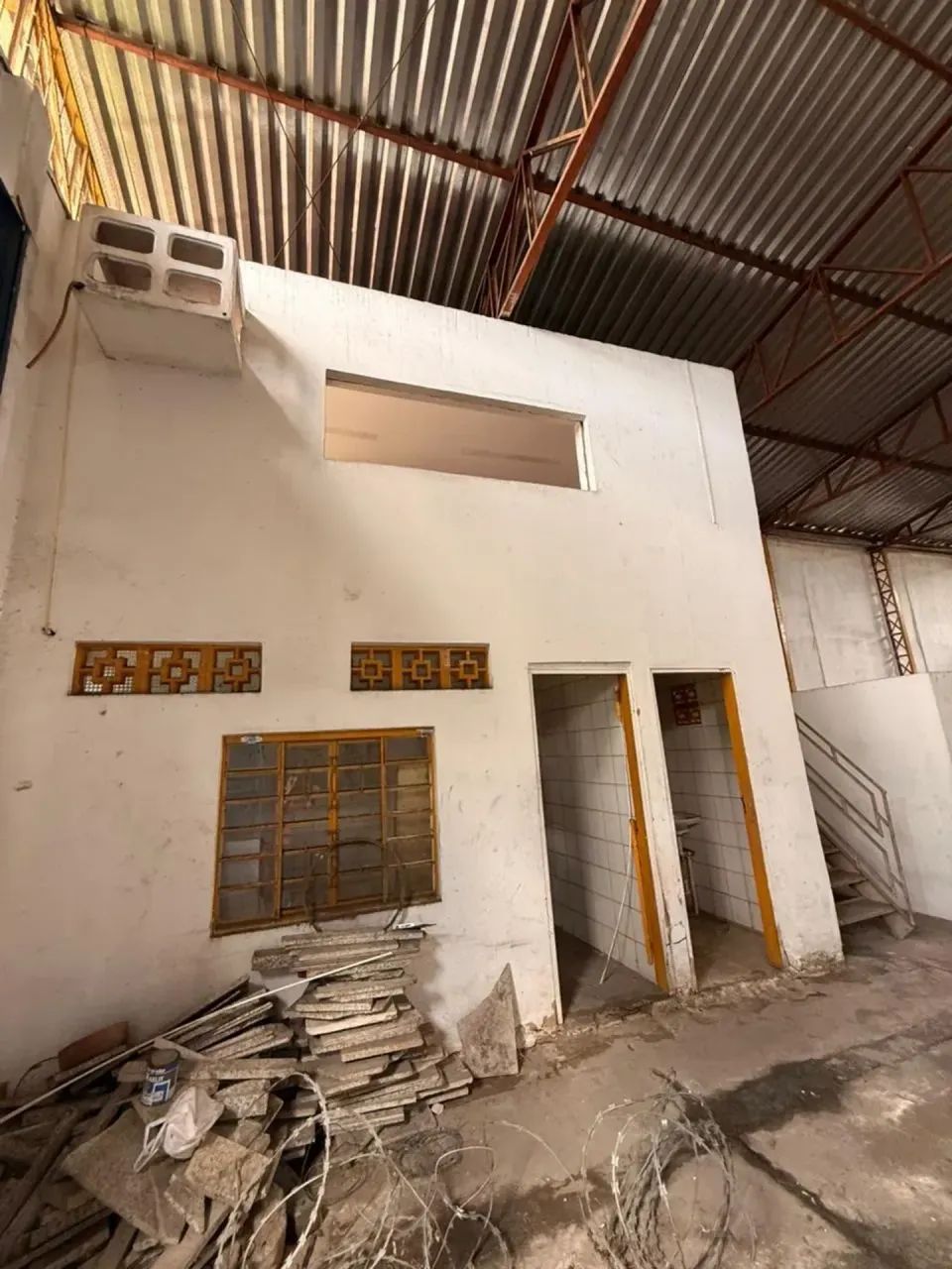 Galpão A Venda Prox. AV Brasil Conj. Aruanã - Foto 2