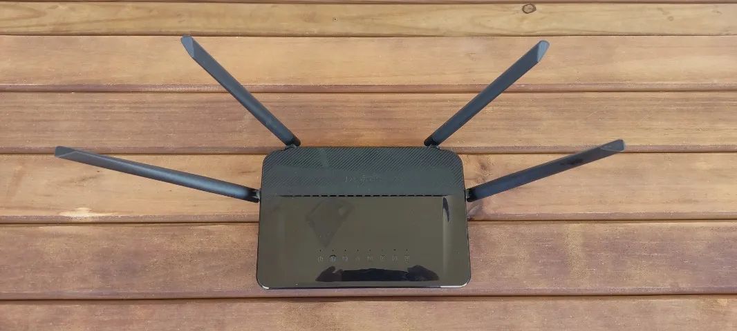 Roteador D-Link DIR 822 - 4 antenas - Foto 3