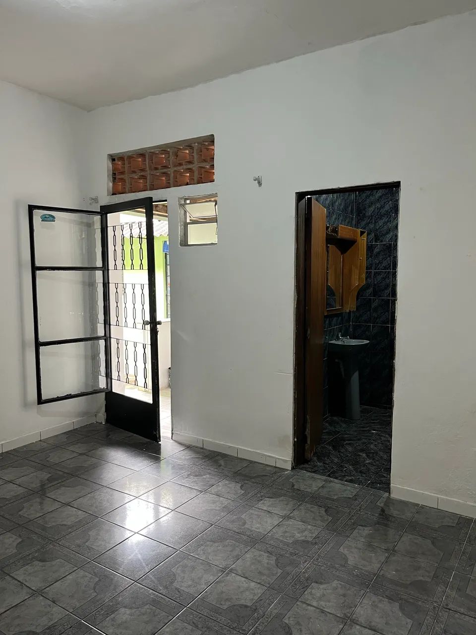 Suite (quarto com banheiro) próximo ao centro