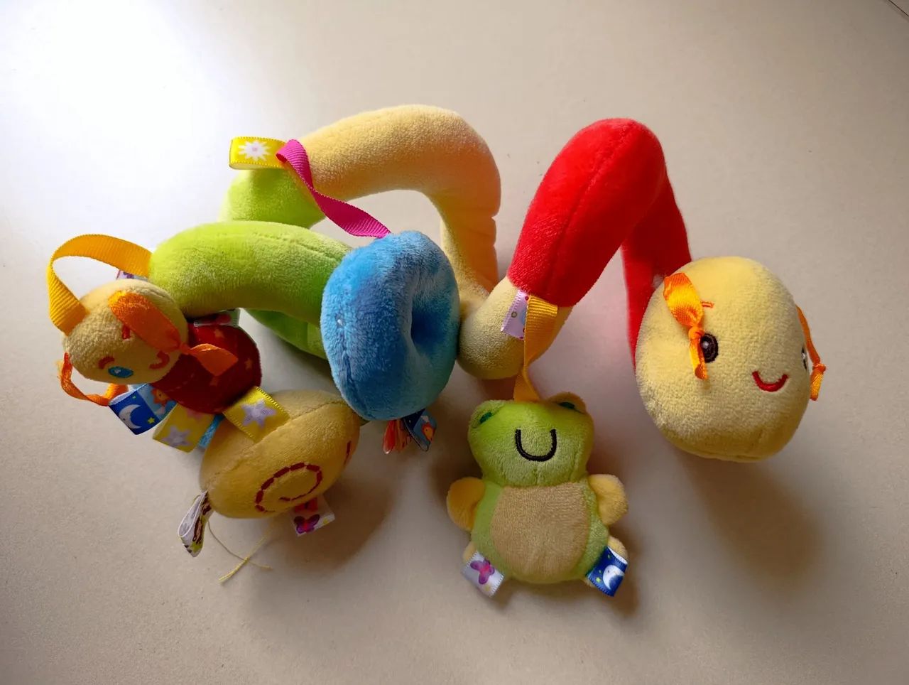 Pelúcia para carrinho centopéia com chocalhos - Foto 2