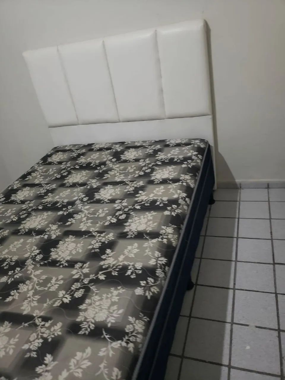 Cama Box de casal acoplada c/ cabeceira almofadada - Foto 3