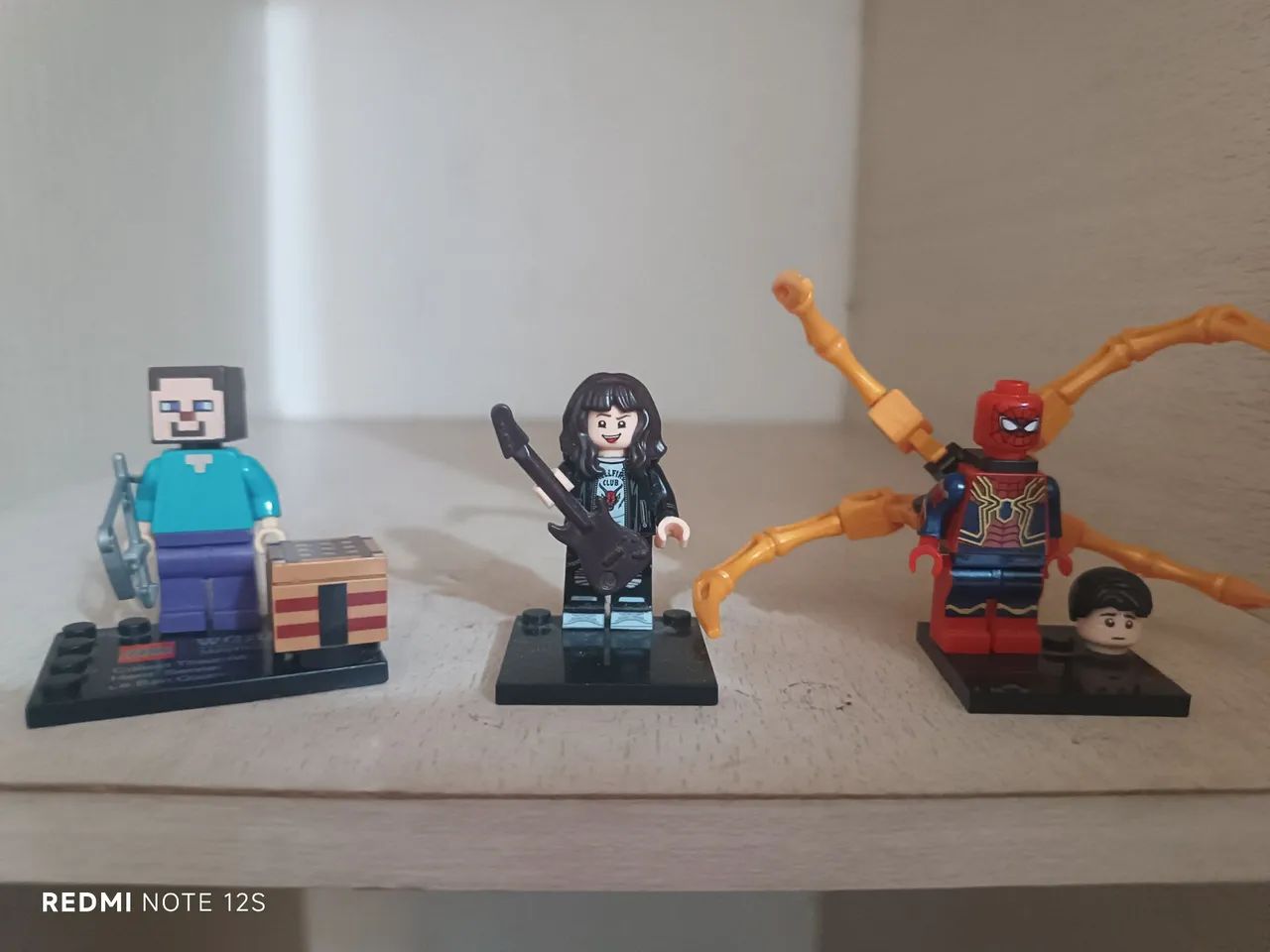 Vendo esse Três bonecos da Lego - Foto 2