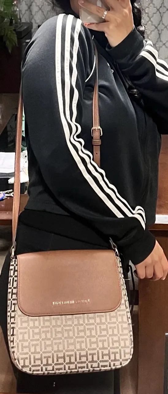 Bolsa Tommy Hilfiger Modelo transversal  - Foto 4