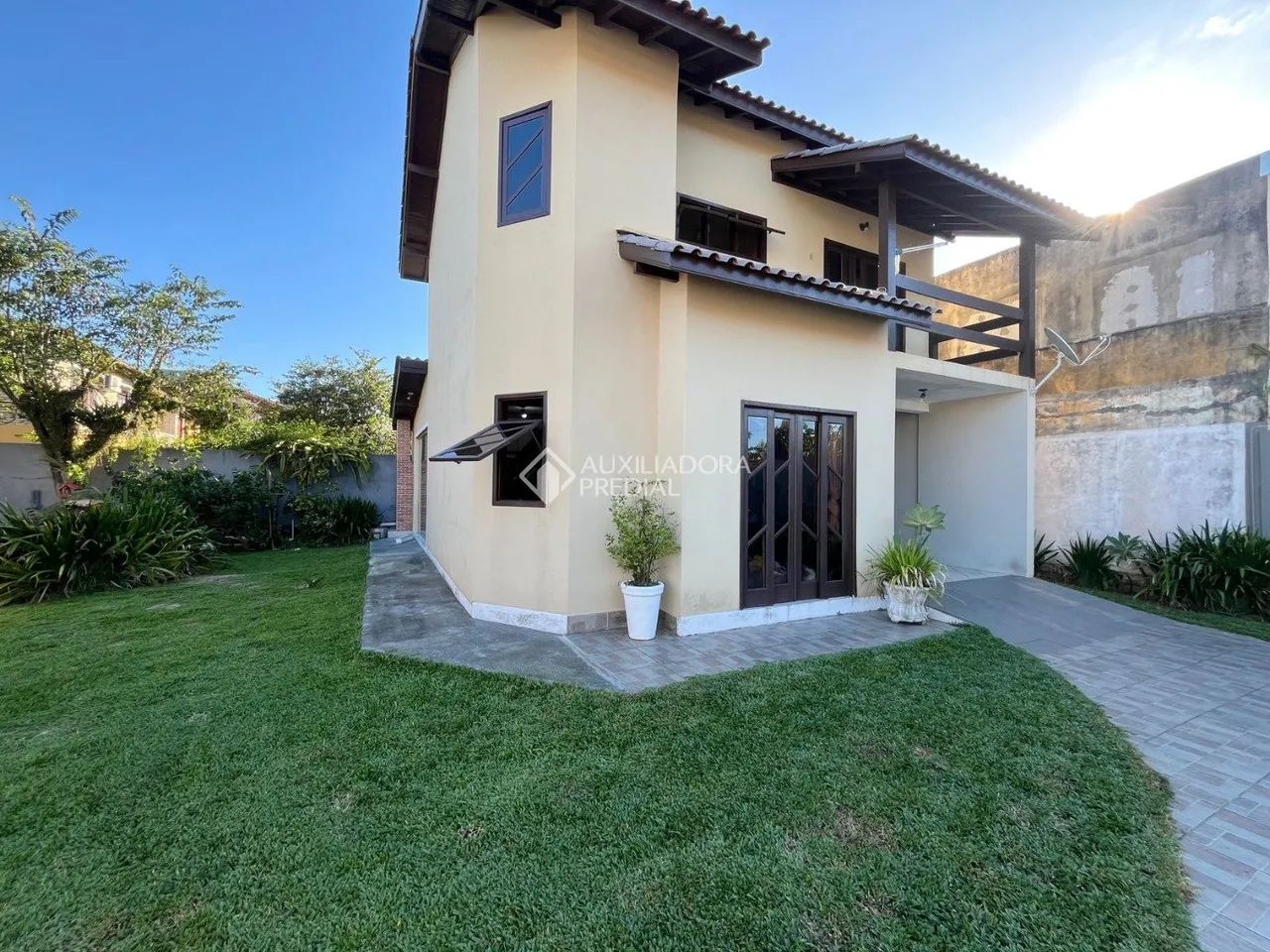 Casa com piscina a poucos passos da Praia do Campeche - Foto 4
