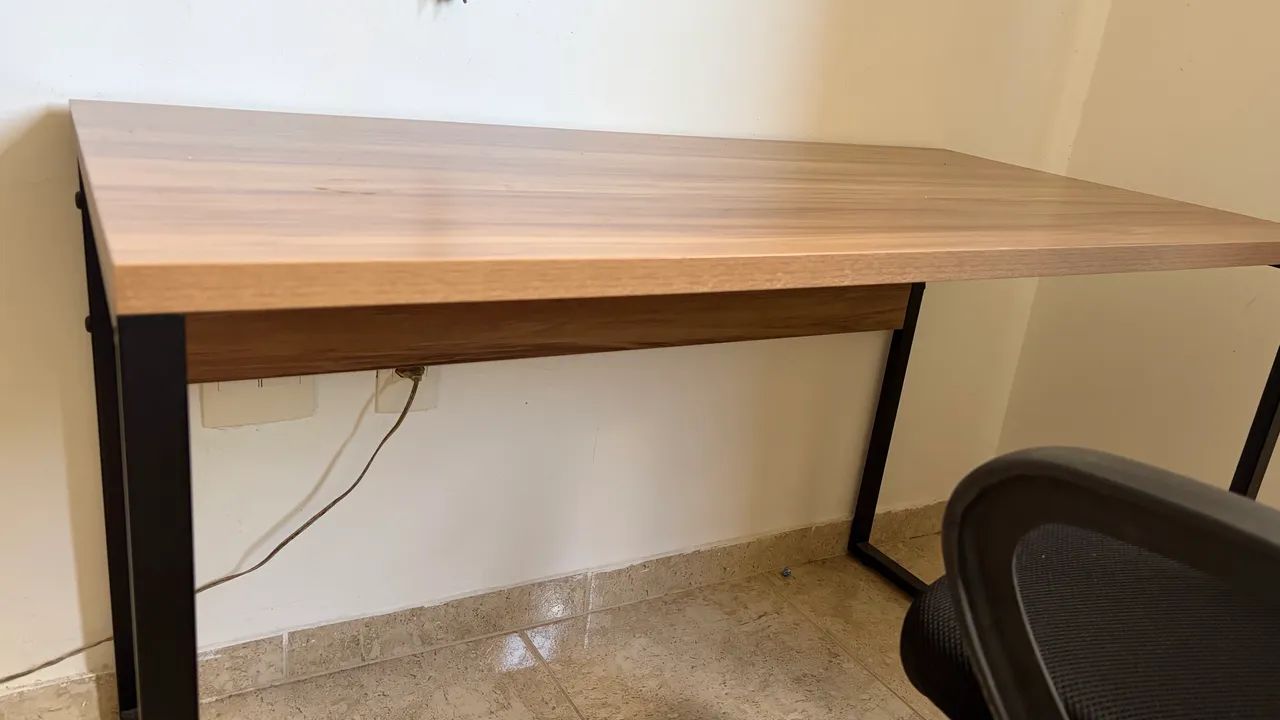 Mesa e Cadeira de escritório - Foto 4