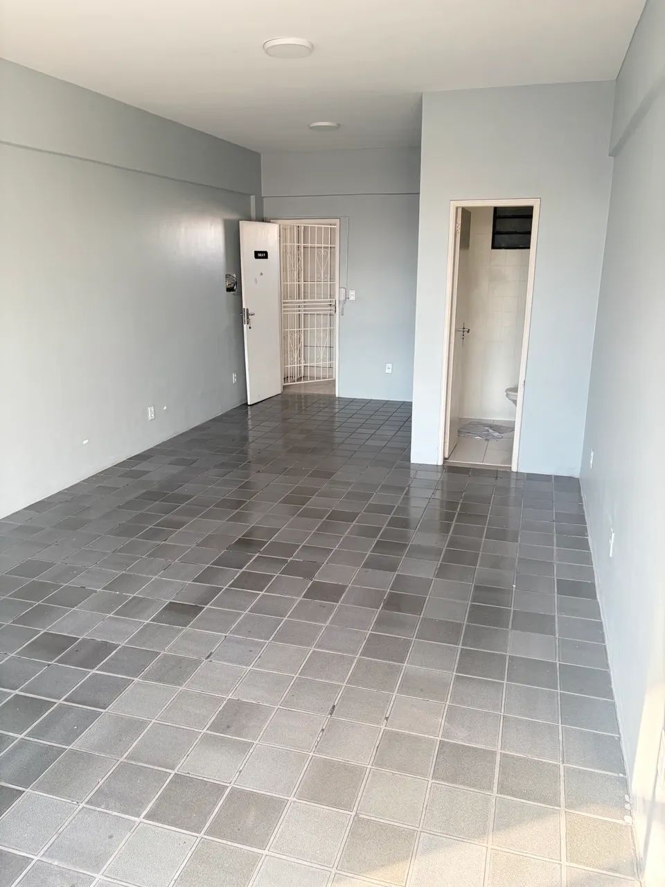 Alugo Sala Comercial com Banheiro - Foto 3