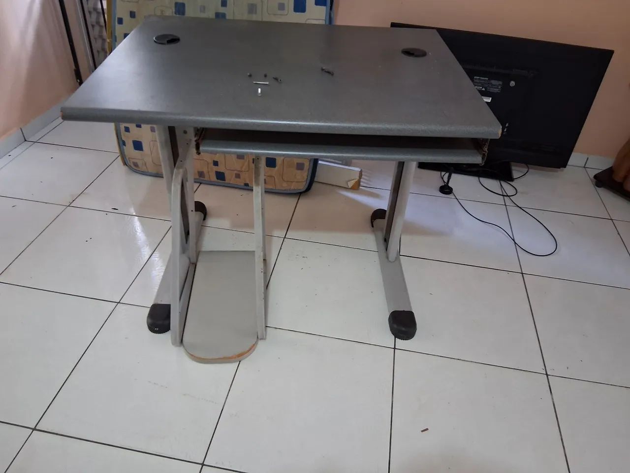 Mesa para computador 431160383651850241