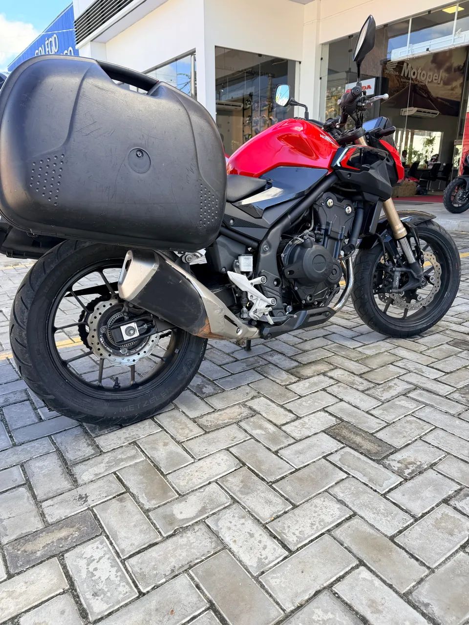 CB 500 F com acessórios e 1 capacetes  - Foto 4