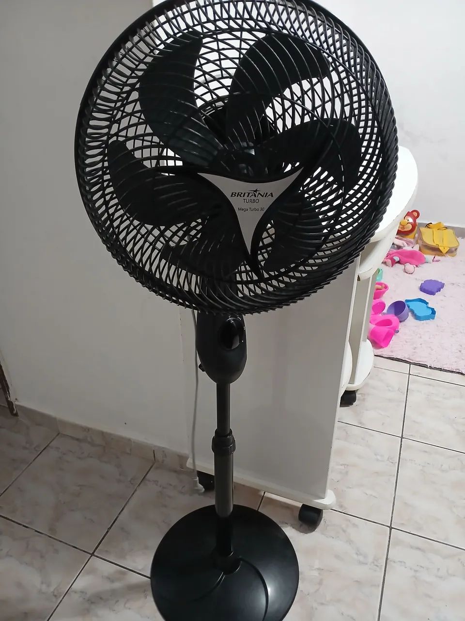 Ventilador e mesa para computador 