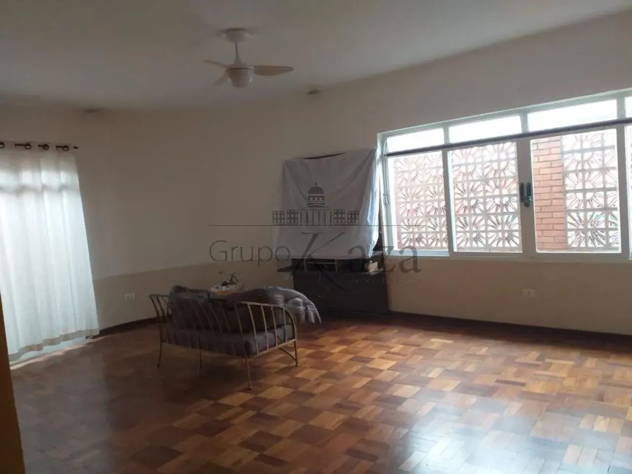 Casa Sobreloja em Ponto comercial.